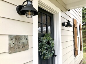 Exterior detail - Fabulous cozy farmhouse on a Hudson Valley mountaintop (Cragsmoor)