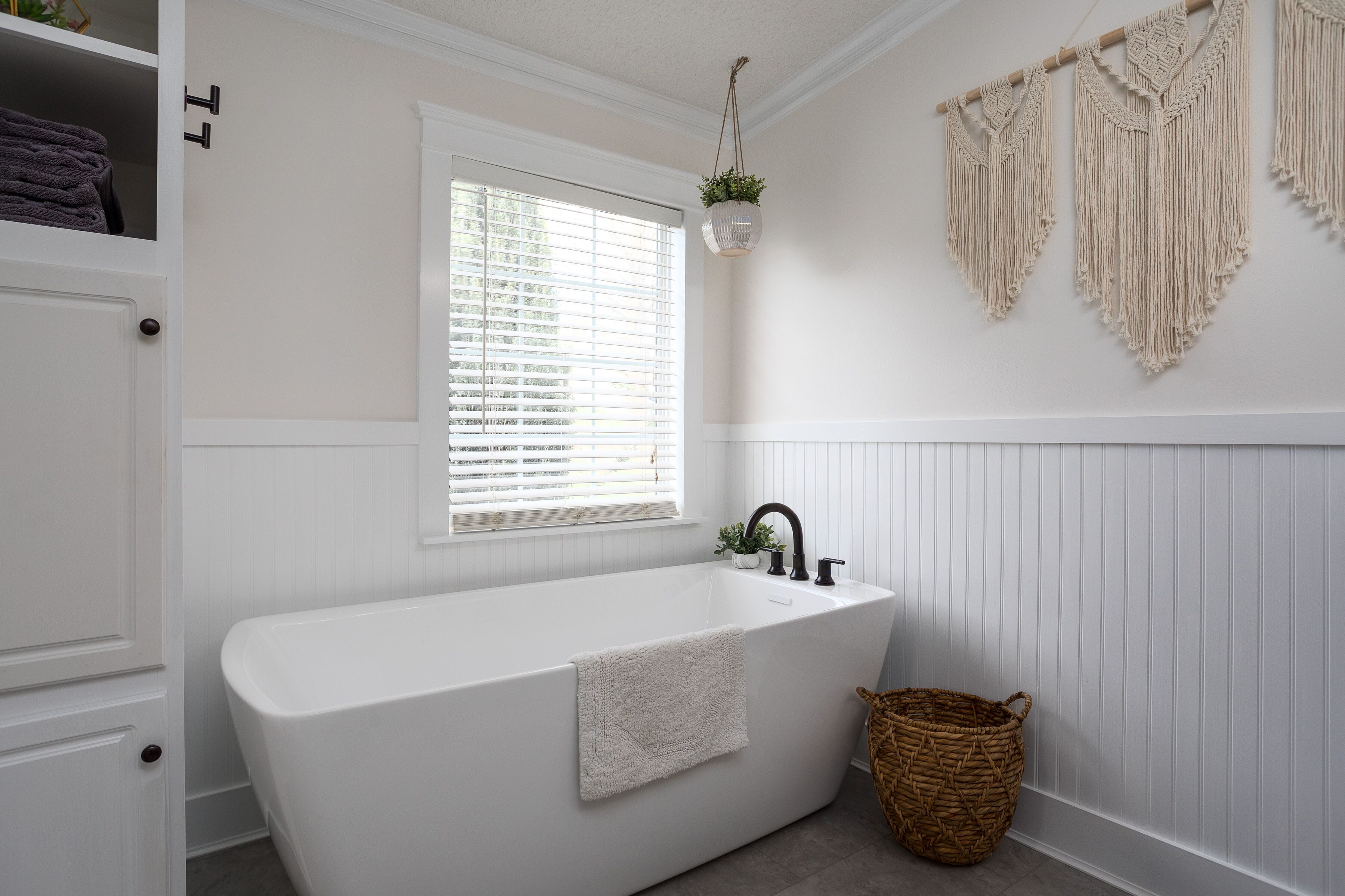 West AVL Family Funhouse • HUGE playground • Views • 5mi to AVL • Private Office