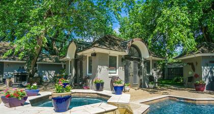 GUEST HOUSE 1.5 miles to OU CAMPUS