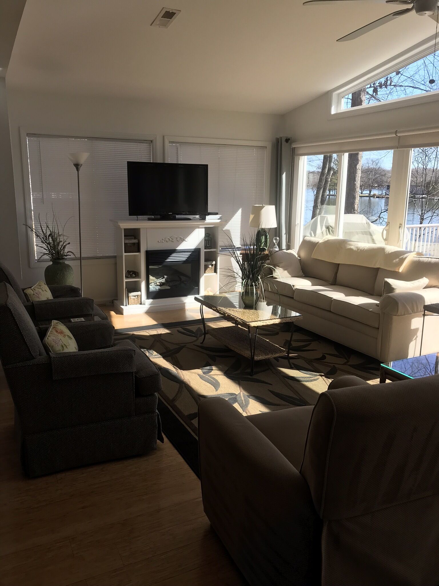 Luxury Lakefront Living with the Comforts of Home