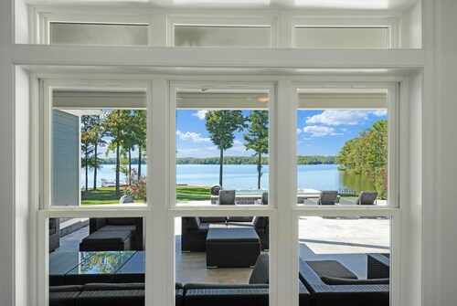 Viini alas: Etelä-tyylinen rantapaikka Anna-järven yksityisellä puolella