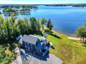 Exterior - Wine Down: Your Southern-Style Waterfront Getaway on Lake Anna's Private Side (bumpass)