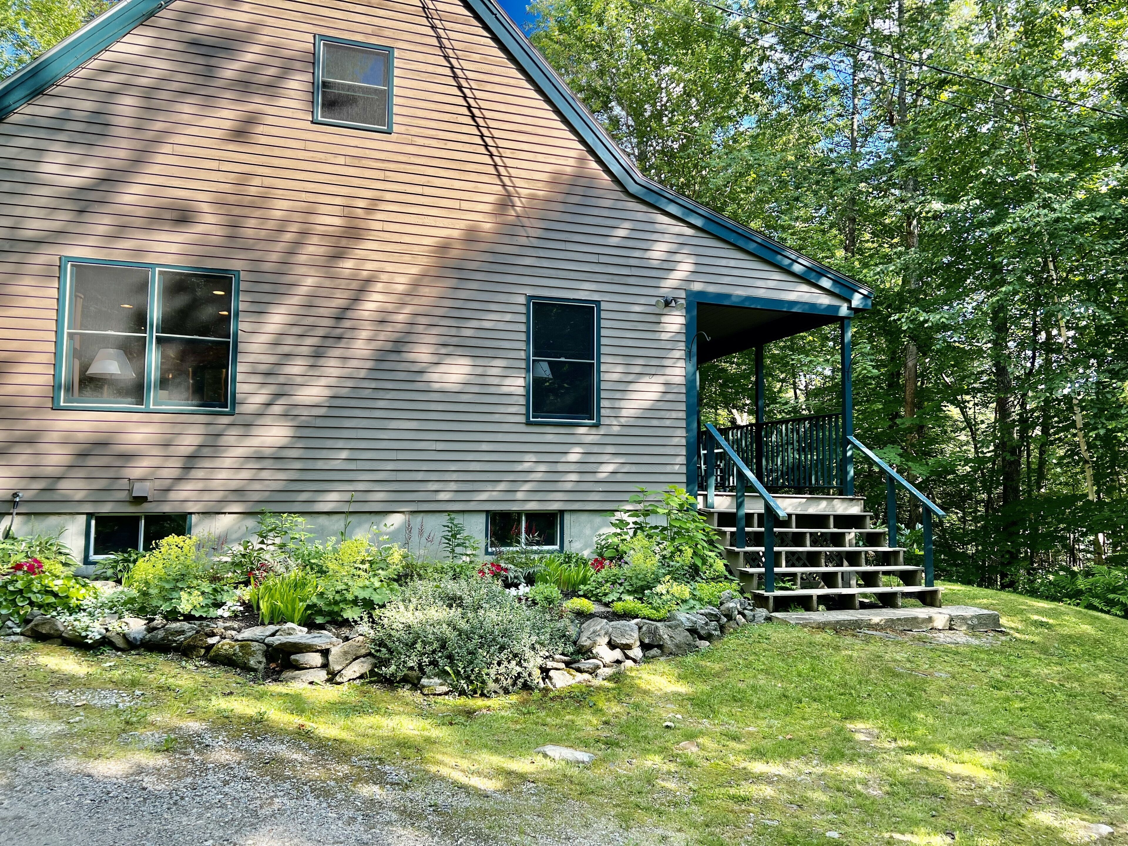  Charming Private Vacation Home - 15 Minutes to Sunday River