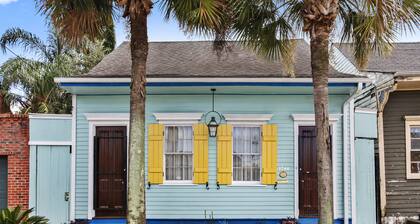 Walk to French Quarter & cool off in the pool!