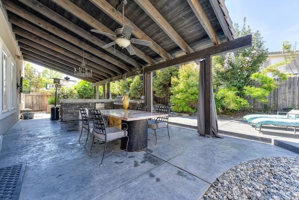 Outdoor dining