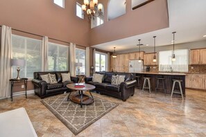 智能电视、壁炉、书