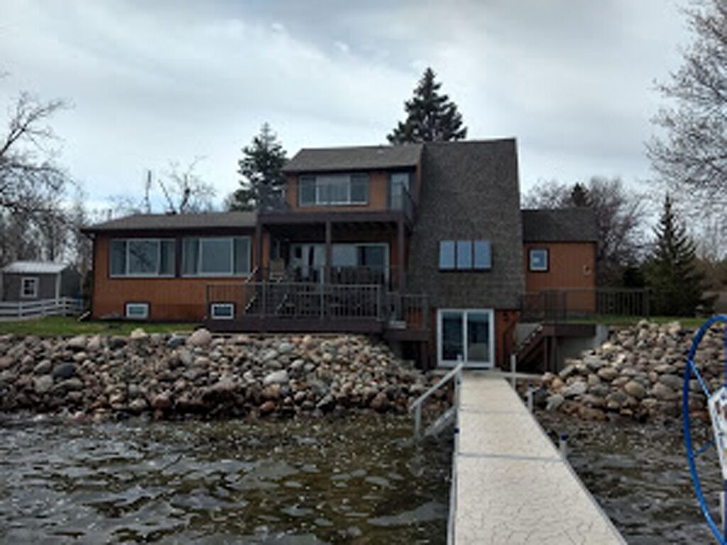 Vacation on one of Alexandria's Beautiful Chain of Lakes