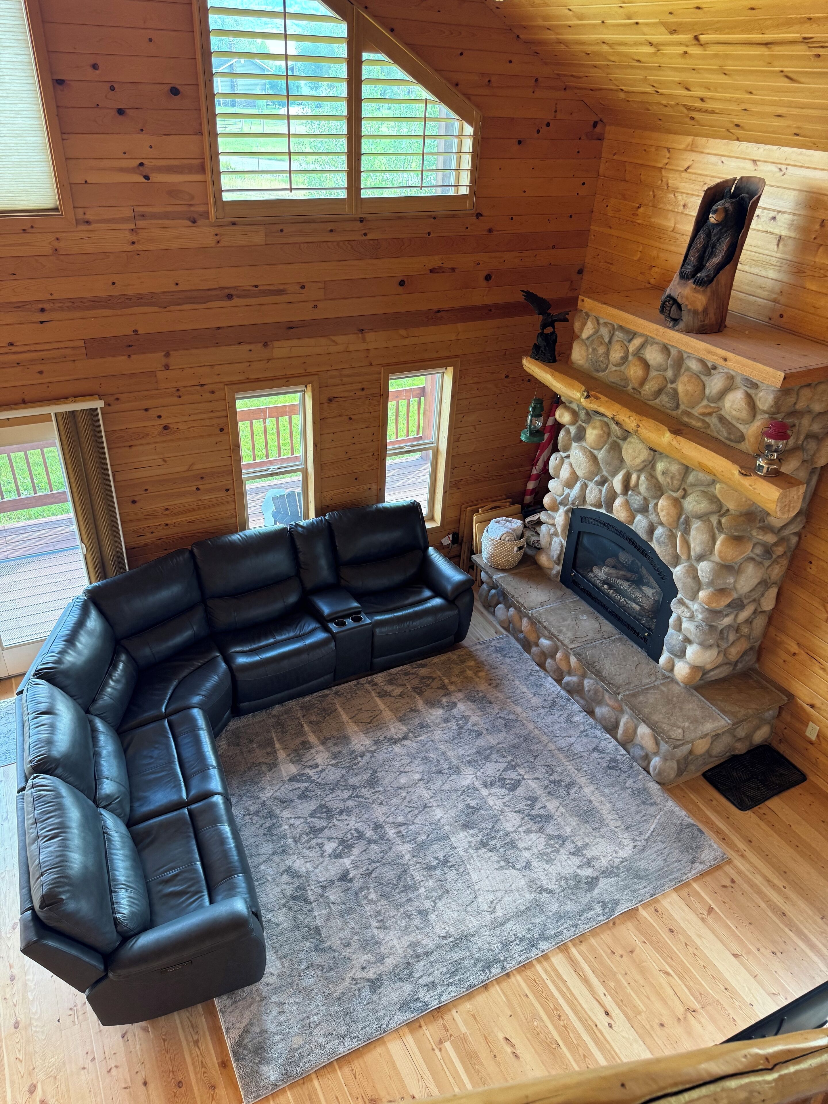 Smart TV, fireplace, DVD player