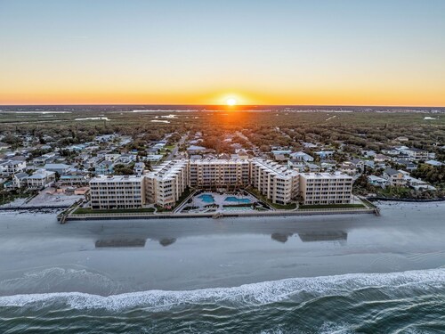  Oceanfront Condo on New Smyrna Beach