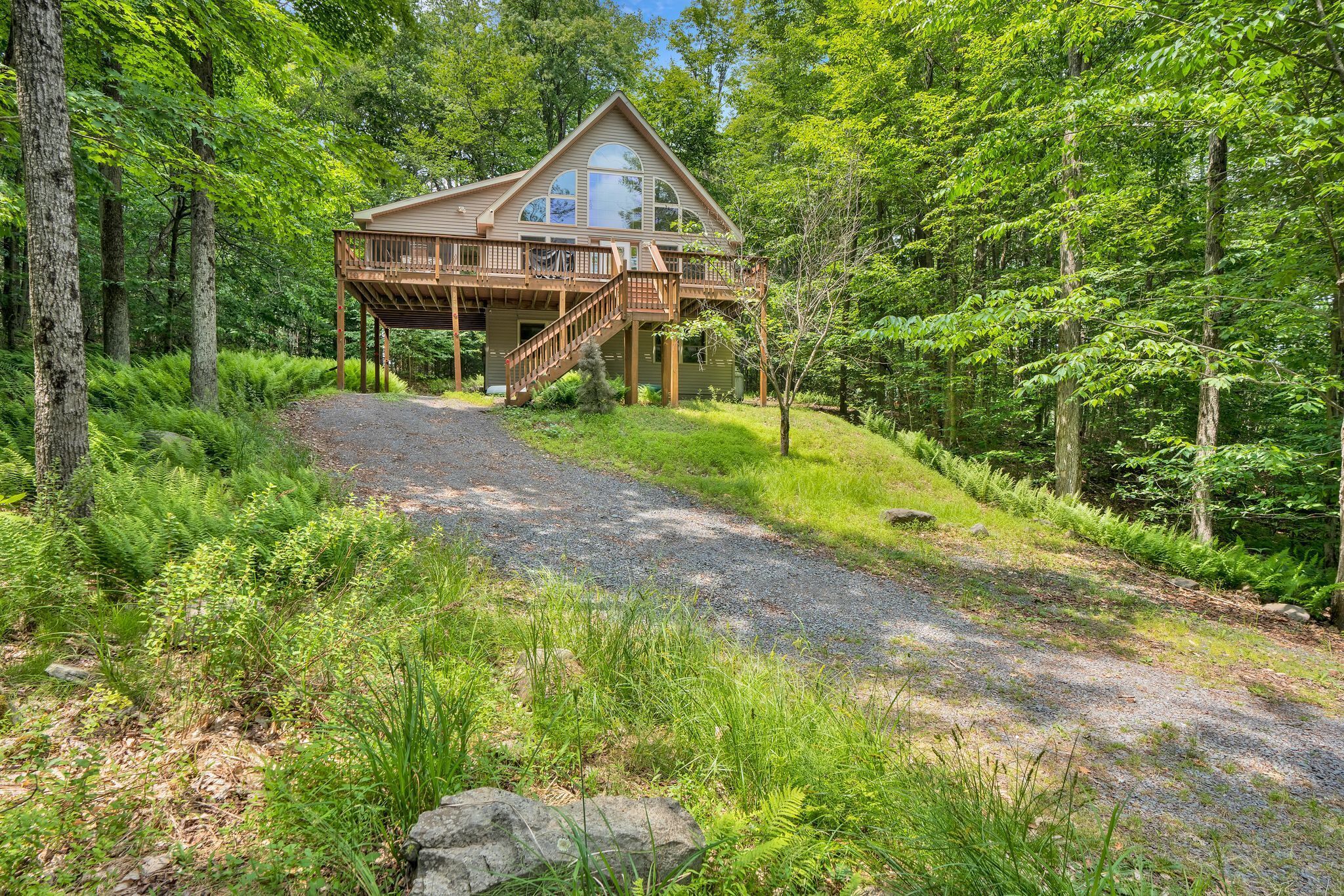 Silver Seasons Lodge - Pocono, love the outdoors, your own paradise