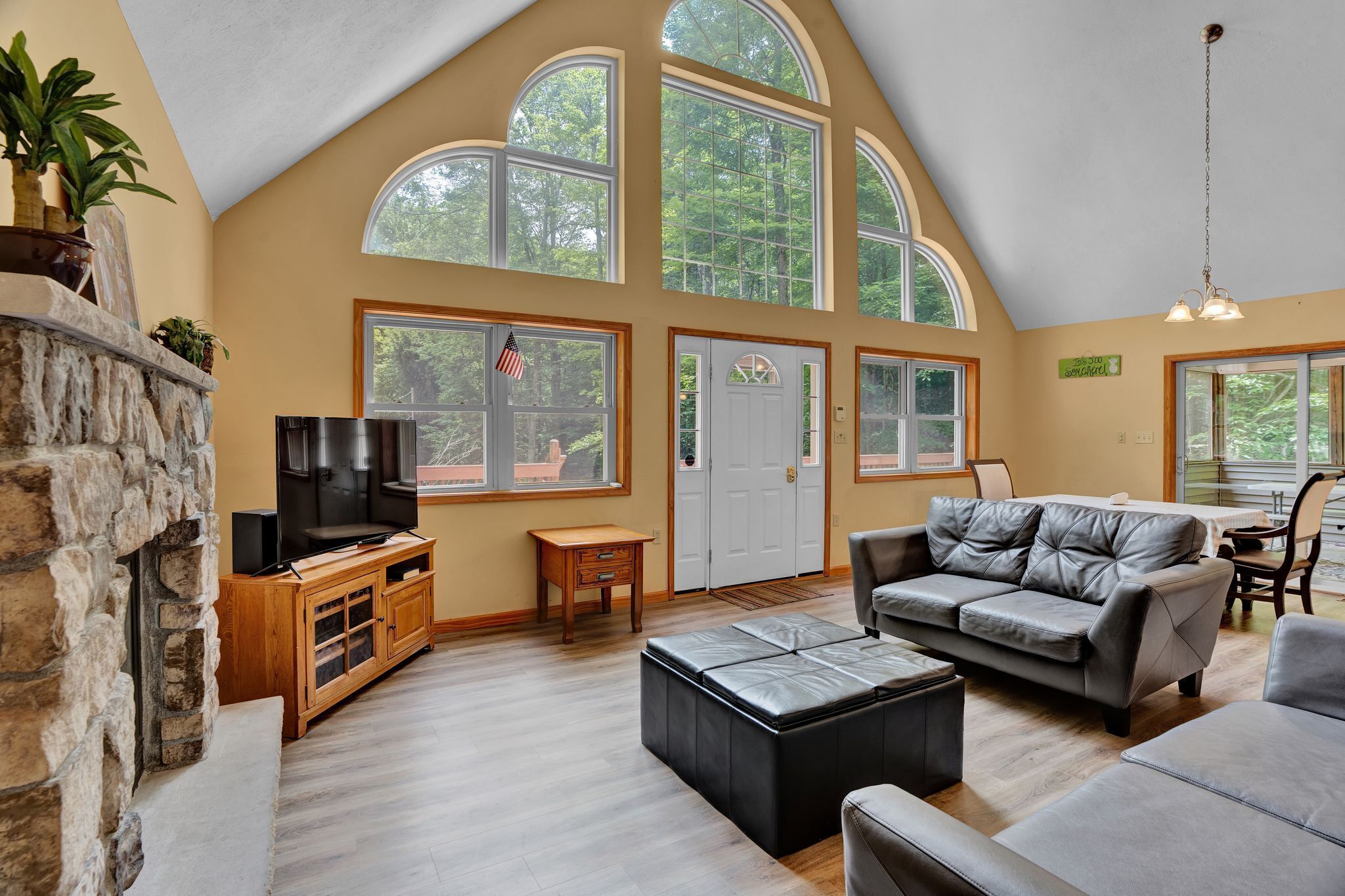 Silver Seasons Lodge - Pocono, love the outdoors, your own paradise