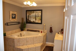 Hårtørrer, håndklæder, Sæbe, Toiletpapir