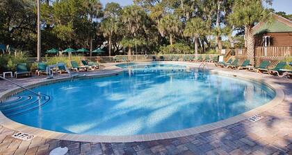 FUN Resort Studio Condo Close to Pool, Golf, Tennis, and Beach