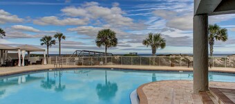 Pet Friendly | Oceanfront Sailmaker Townhome | Updated Kitchen | Purchasable Summer Beach Club Access