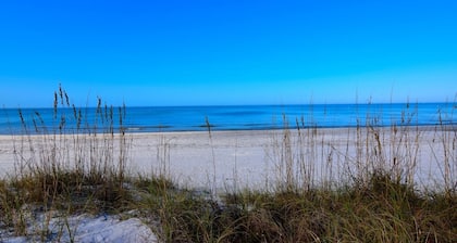 Condo en bord de mer avec vue panoramique sur le Gulf Plus Beach Gear, Grill & Wifi