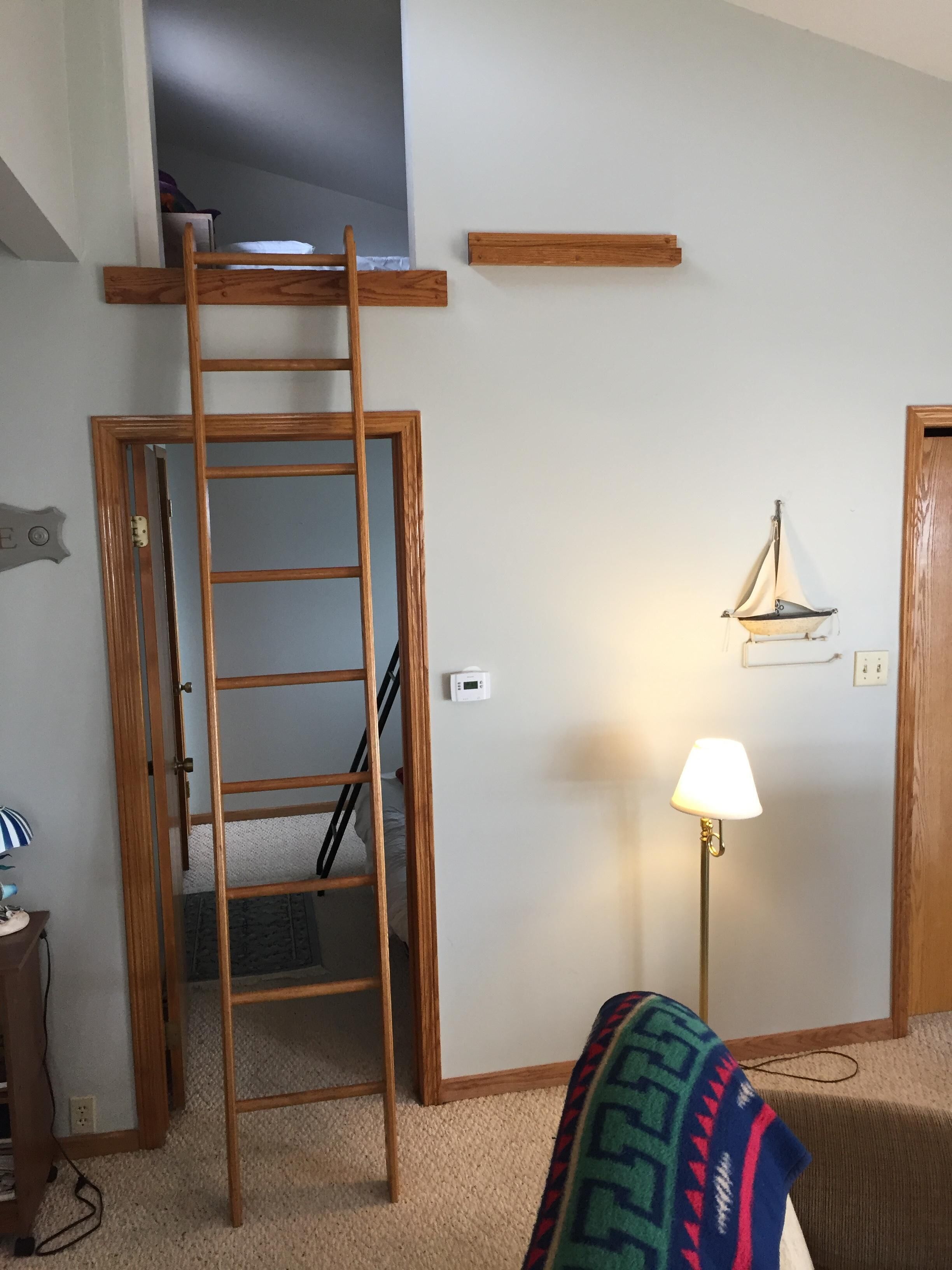 Upscale lakeside cottage on the beautiful Lake Mitchell