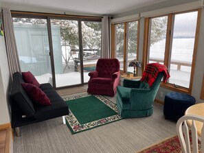 Smart TV, fireplace, video games, DVD player