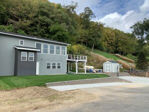 Exterior - Secluded Home - Views of Mississippi River remote location 15 min from La Crosse (Brownsville)