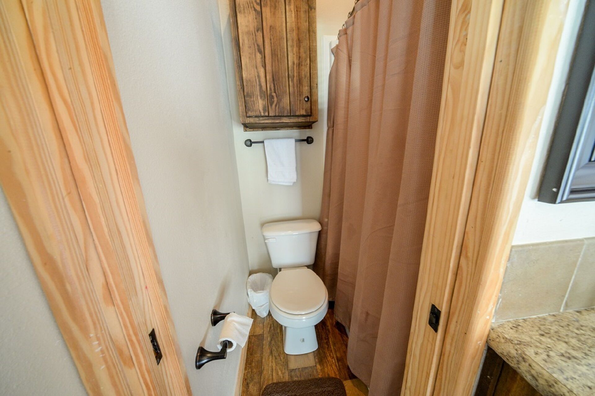 Shore Side Cottage for Two!