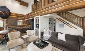 Fernseher, Kamin, Videospiele, Stereoanlage