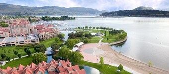 AMAZING Downtown Waterfront with Lake View Beach Access