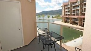 Unclassified image, 4 of 21, button - AMAZING Downtown  Waterfront with Lake View Beach Access (Kelowna)