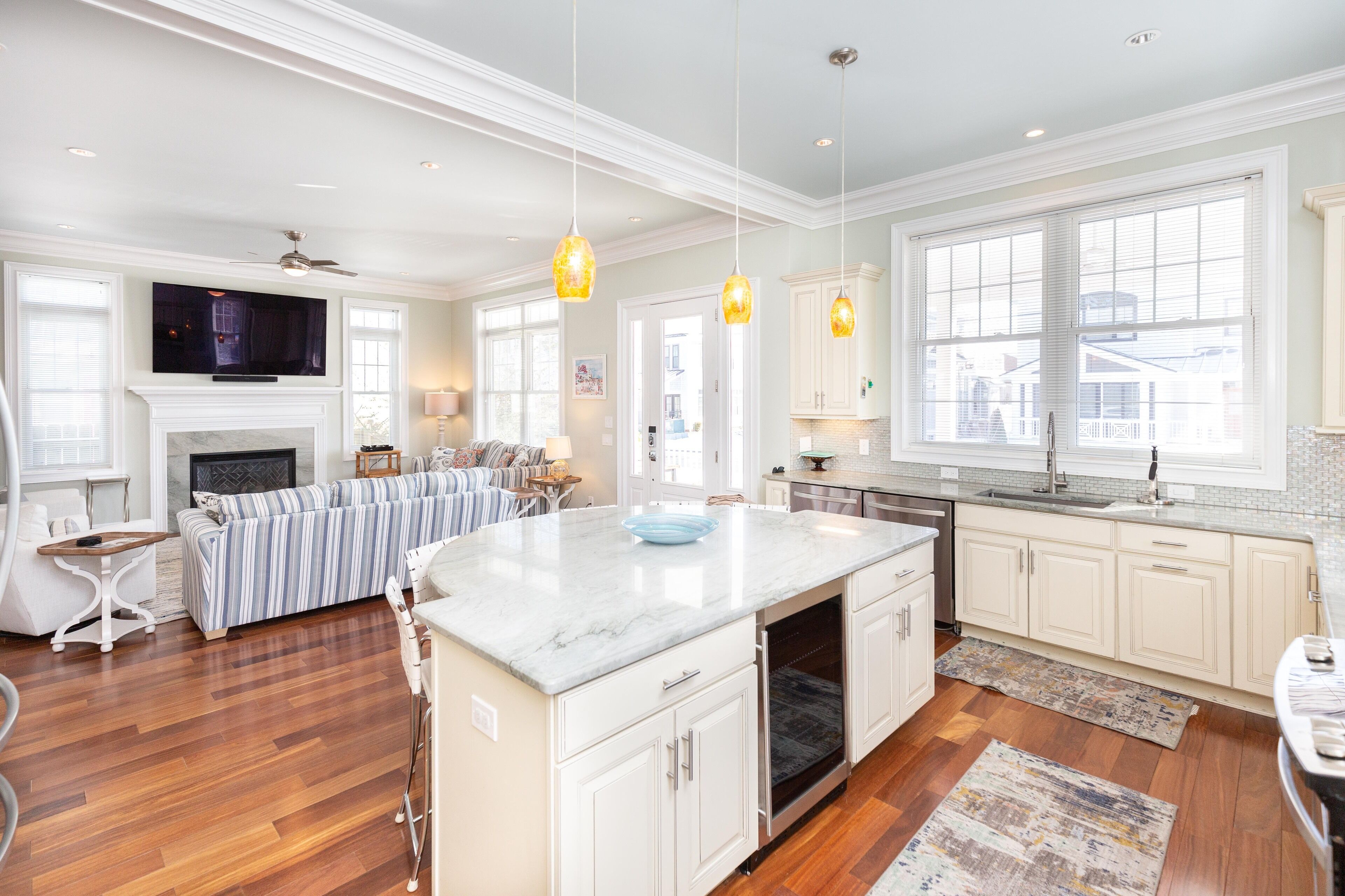 6 Bedrooms/Heated Pool