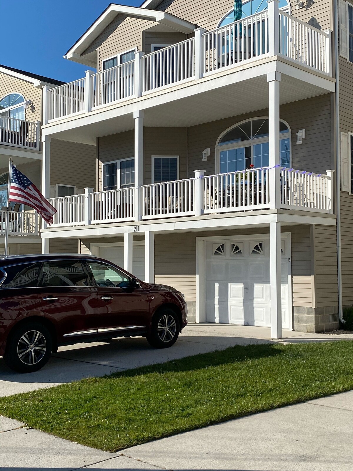 Close To The Beach & Convention Center - Perfect Location to Boardwalk