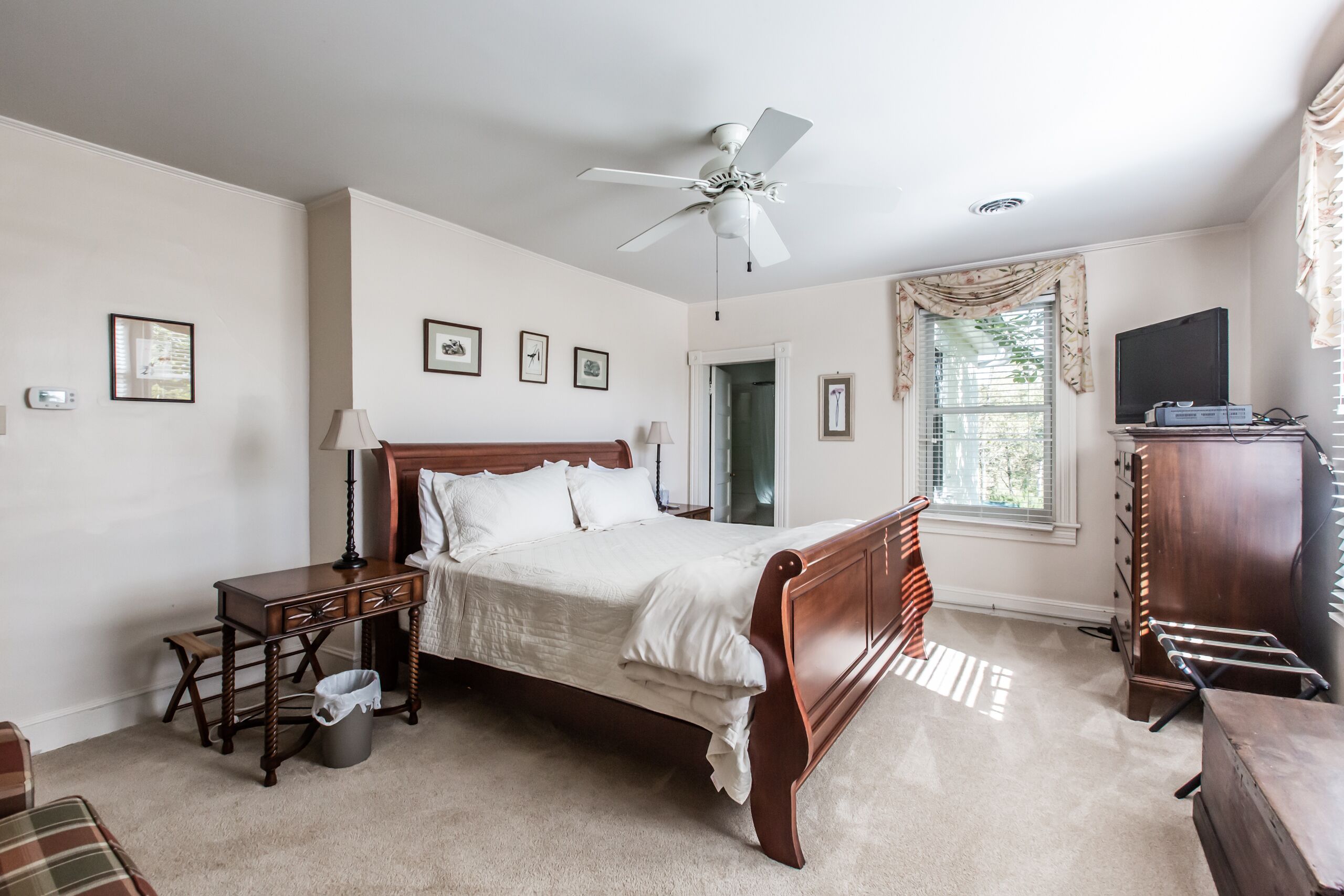 Beautiful Historic Home Overlooking Shenandoah River and Blue Ridge Mountains