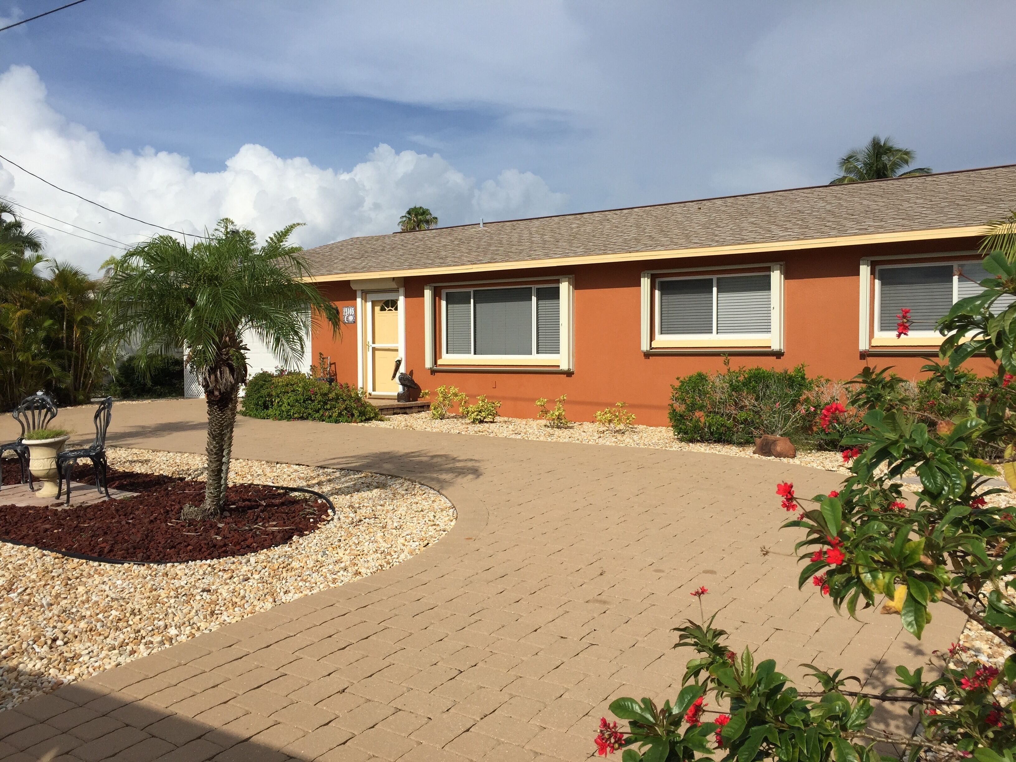 Fisherman's Paradise on the Canal with Covered Boat Lift and Dock/ Gulf Access!