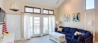 Stort rekkehus i tre etasjer - 4 soverom, familierom, lavere nivå Den pluss 6 TV-er.