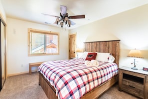 3 bedrooms, desk, iron/ironing board, free WiFi - Little Bear Cabin -  Mountain vibes with HOT TUB and GAME ROOM! (Big Bear Lake)