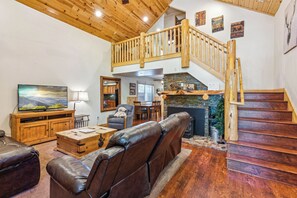 Smart TV, fireplace, DVD player, ping pong
