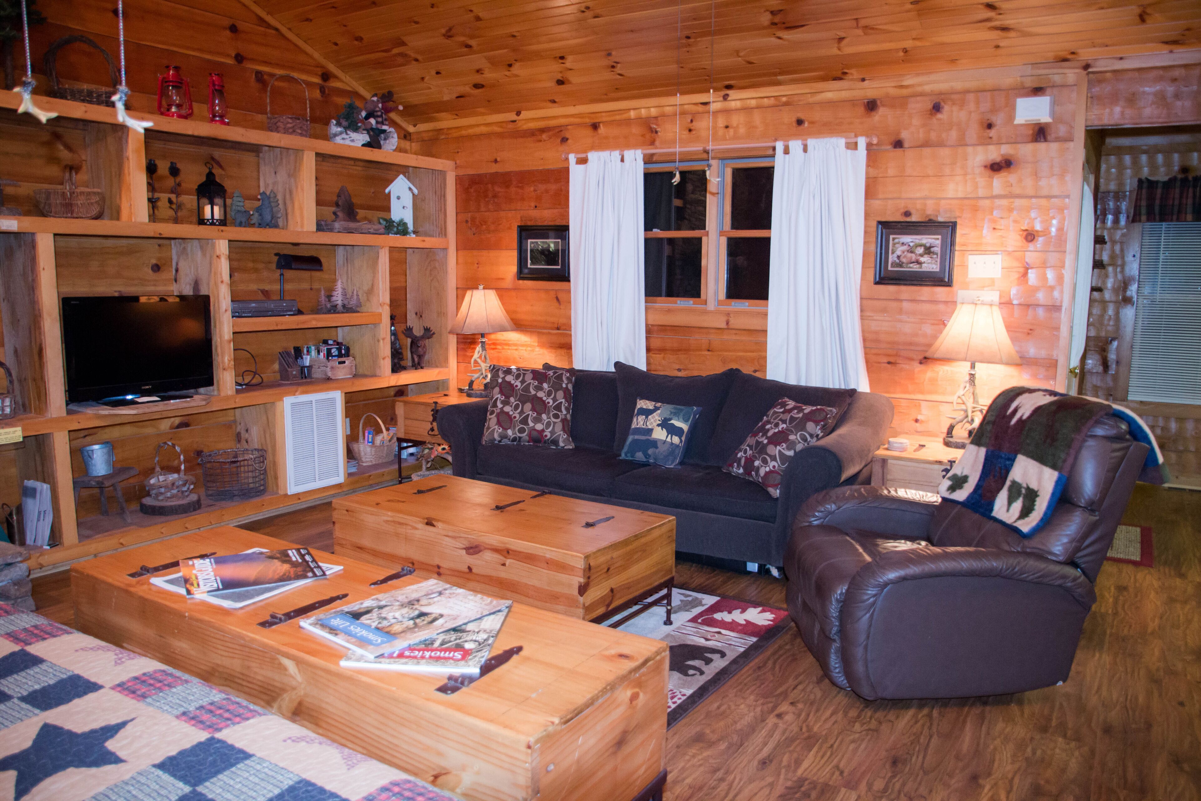 Misty Morning Cabin  in Laurel Valley Community Townsend, TN