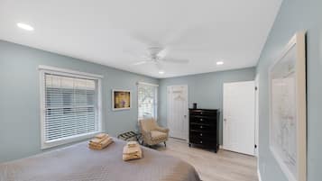 3 bedrooms, iron/ironing board, WiFi, bed sheets