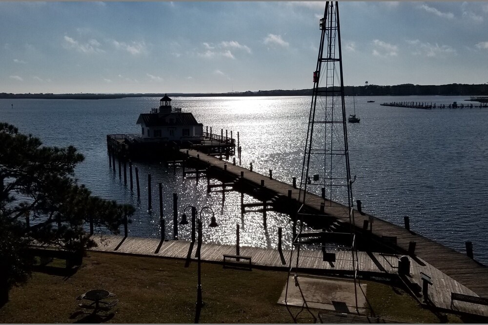 Waterfront Condo Rental in Historic Town of Manteo, NC