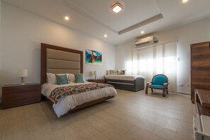 7 bedrooms, in-room safe, iron/ironing board, WiFi