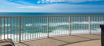 ~Stunning 19th Floor Ocean Villa 2B/2B Condo W/FREE Beach Chairs/Umbrella~