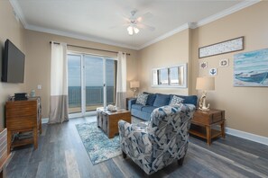 Smart TV, video games, DVD player, books - ~Stunning 19th Floor Ocean Villa 2B/2B Condo W/FREE Beach Chairs/Umbrella~ (Panama City Beach)