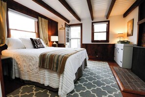 8 habitaciones, escritorio, tabla de planchar con plancha y wifi gratis 