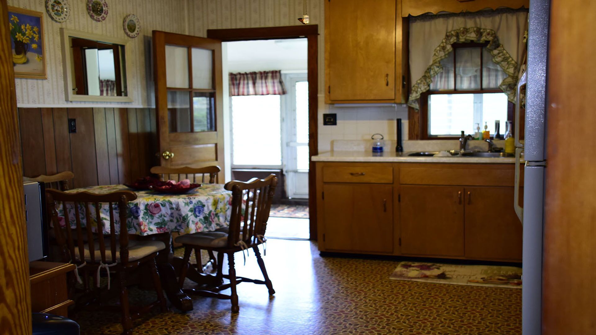  Charming Country Home, Beautiful Mountain Views, Near Vacation Activities.