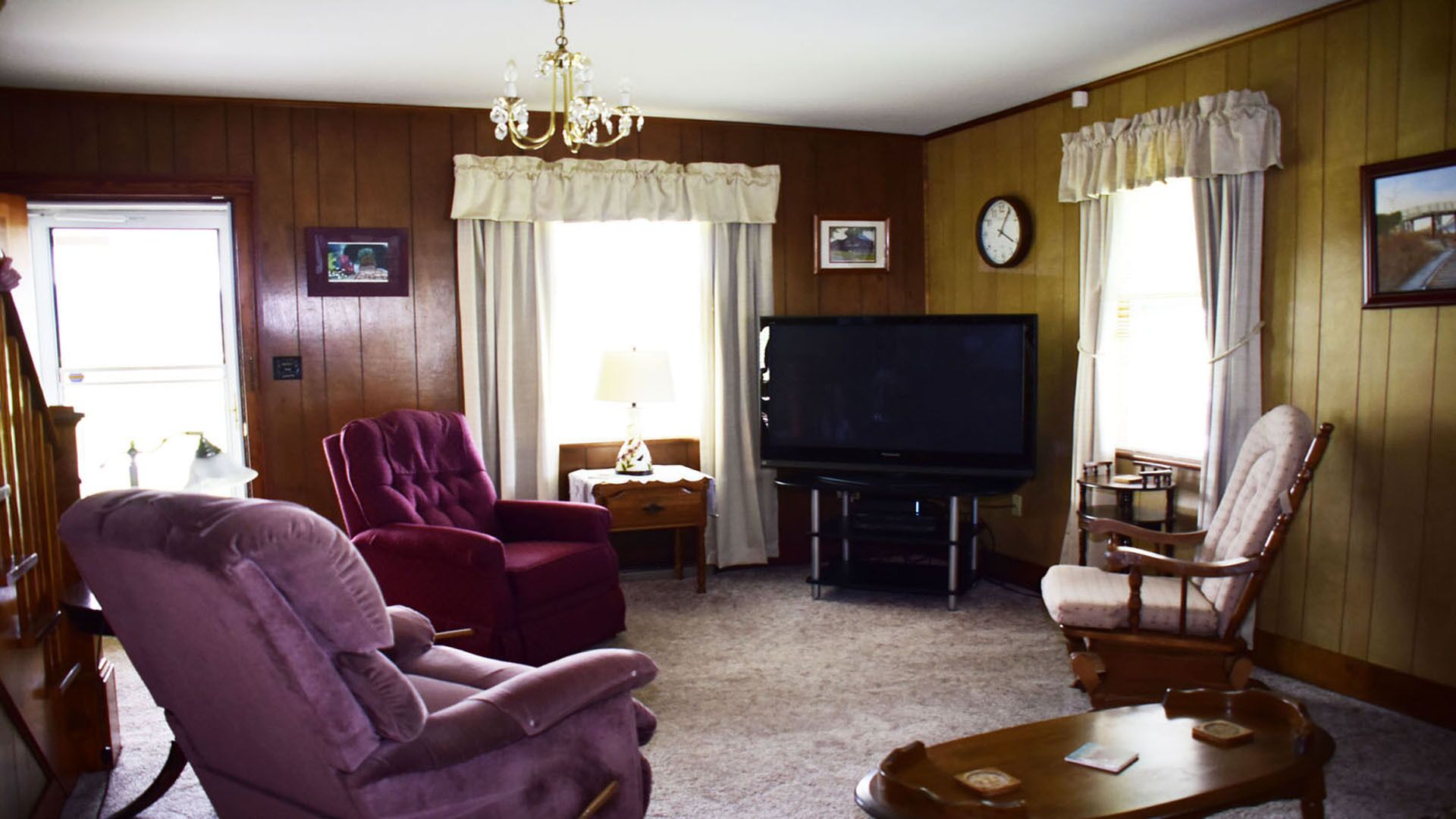  Charming Country Home, Beautiful Mountain Views, Near Vacation Activities.