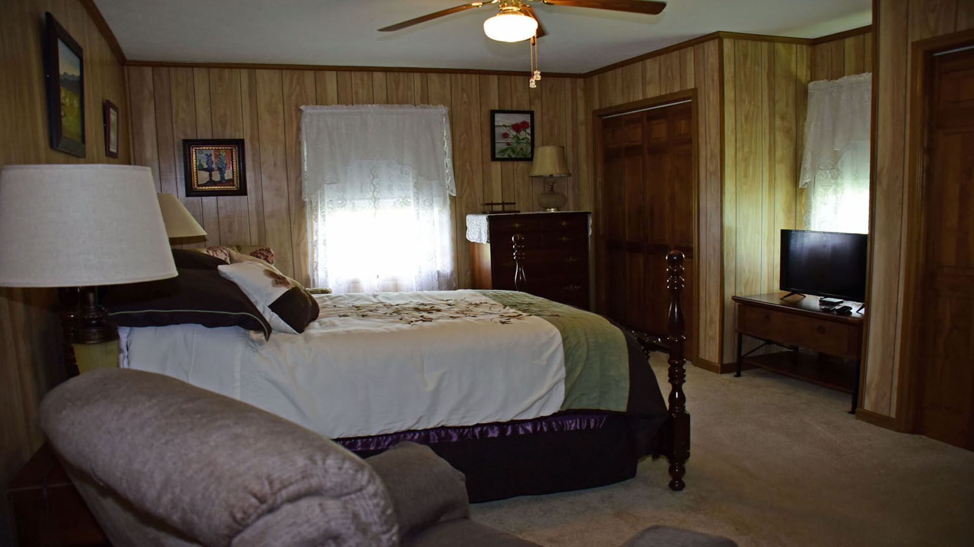  Charming Country Home, Beautiful Mountain Views, Near Vacation Activities.