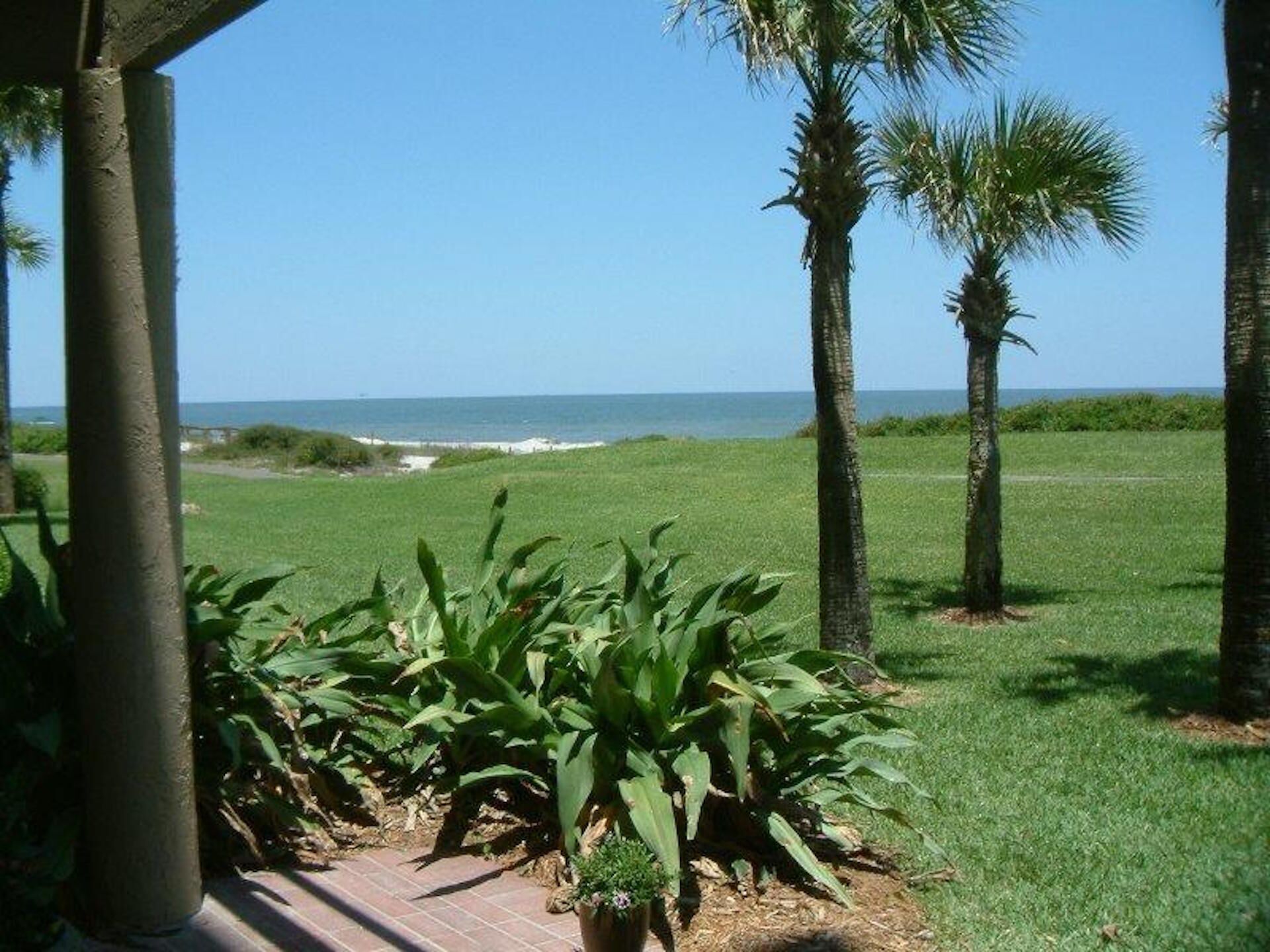 STUNNING VIEWS! BEACHFRONT VRBO AMELIA ISLAND LISTING <br><br>***SEA TURTLE COTTAGE***