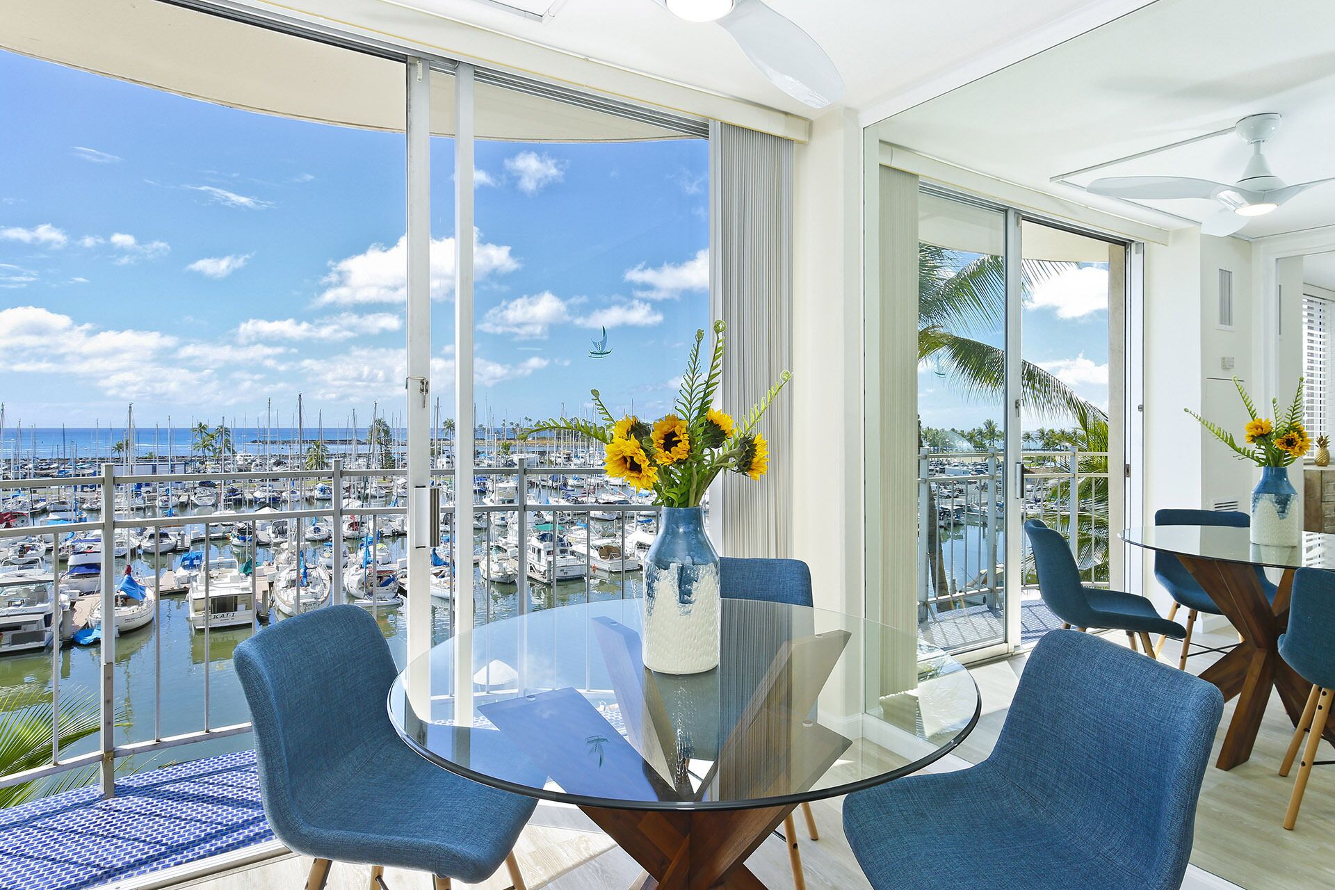 Waikiki Marina & Ocean Views! Easy Walk to Beach! Washlet!