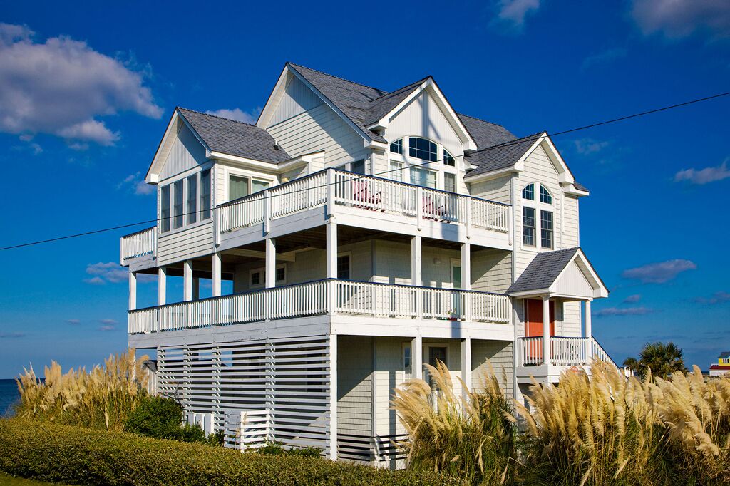 Soundfront + Dog Friendly w/ Pool, Hot Tub, Windsports Access, Game Rm, Theater
