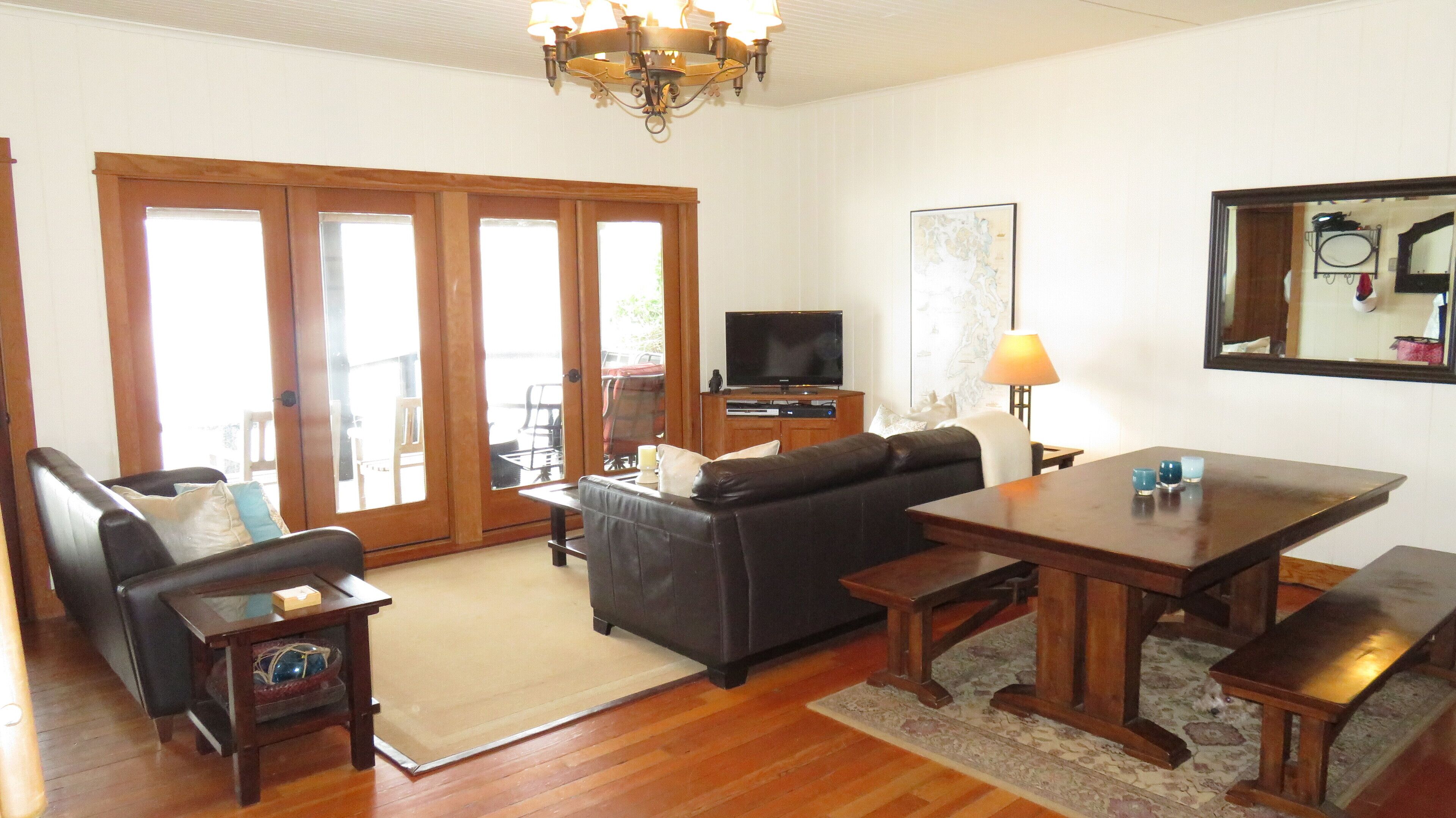 Rustic 1935 Walk-in Waterfront Cabin on Colvos Passage