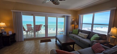 Oceanside 406: A Guest Favorite for Flip-Flops, Beach Days & Stunning Sunsets