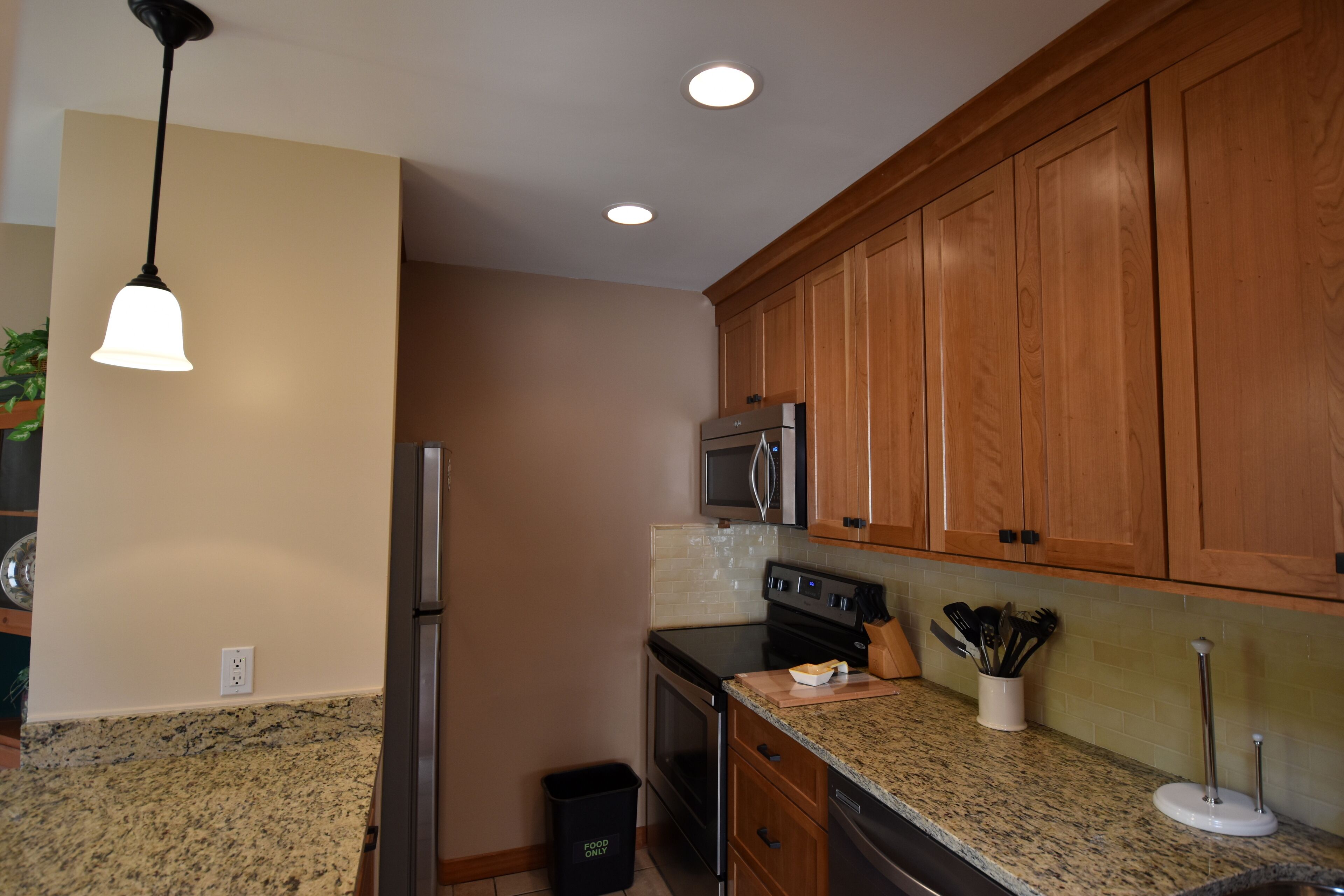 Trail Creek Top Two Floor End Unit 2 Full Bath 2 Queen Beds plus a sleeper sofa