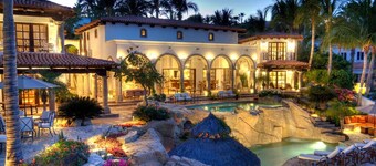 CASA ENCANTO
Luxury Oceanfront Villa.Chef service for Breakfast Lunch included.